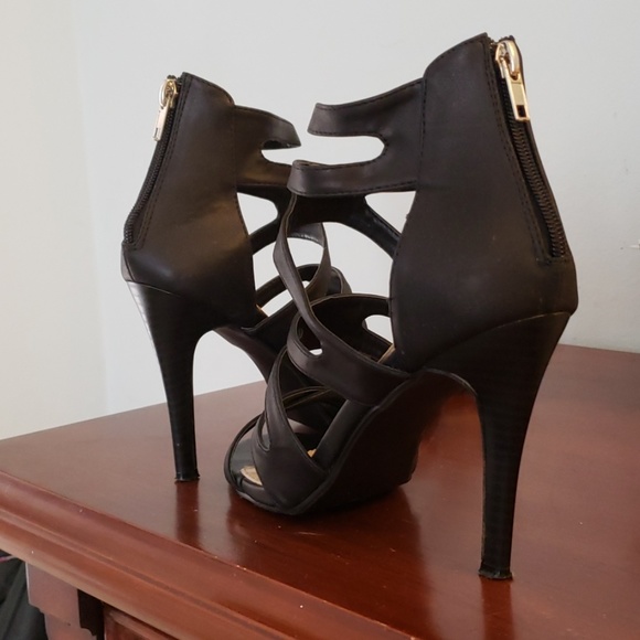 👠 Sexy heels! 🌠 - Picture 2 of 2